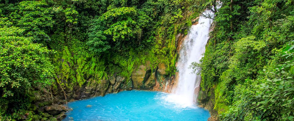 rio celeste waterfall overall 
 - Costa Rica