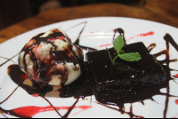        brownie with icecream hotelranchodelaplaya 
  - Costa Rica