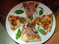        pizza slices tierra y fuego 
  - Costa Rica